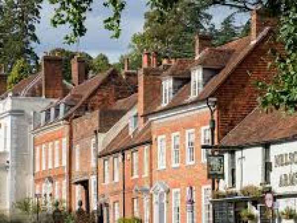                          How to Travel from London to Farnham?