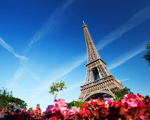 Франция планирует принимать иностранных туристов с 9 июня