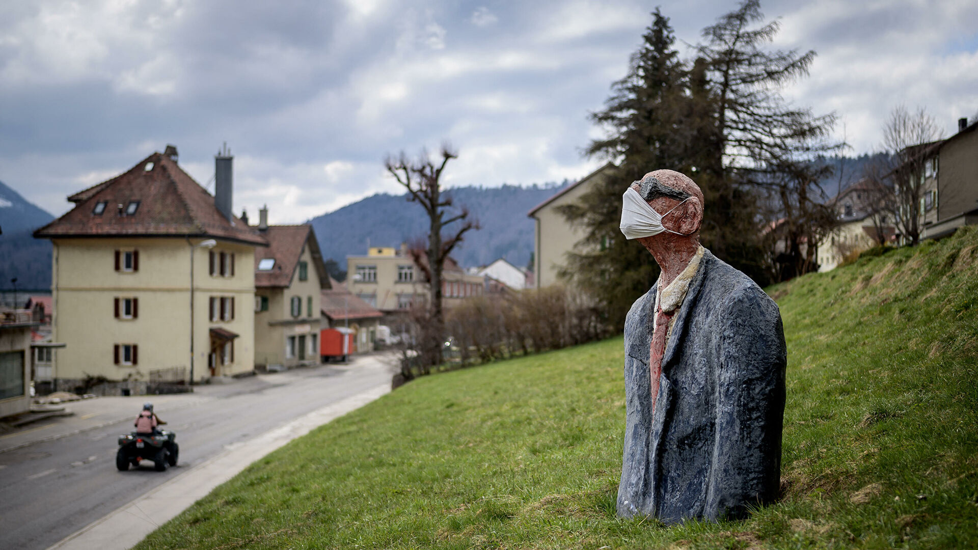 Швейцария меняет правила въезда для невакцинированных