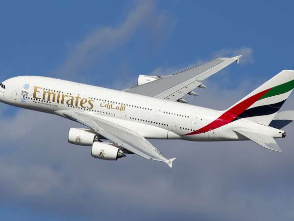  Emirates lands in Tokyo-Haneda